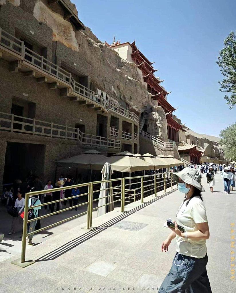 DUNHUANG - 048 -Grottes de Mogao .jpg